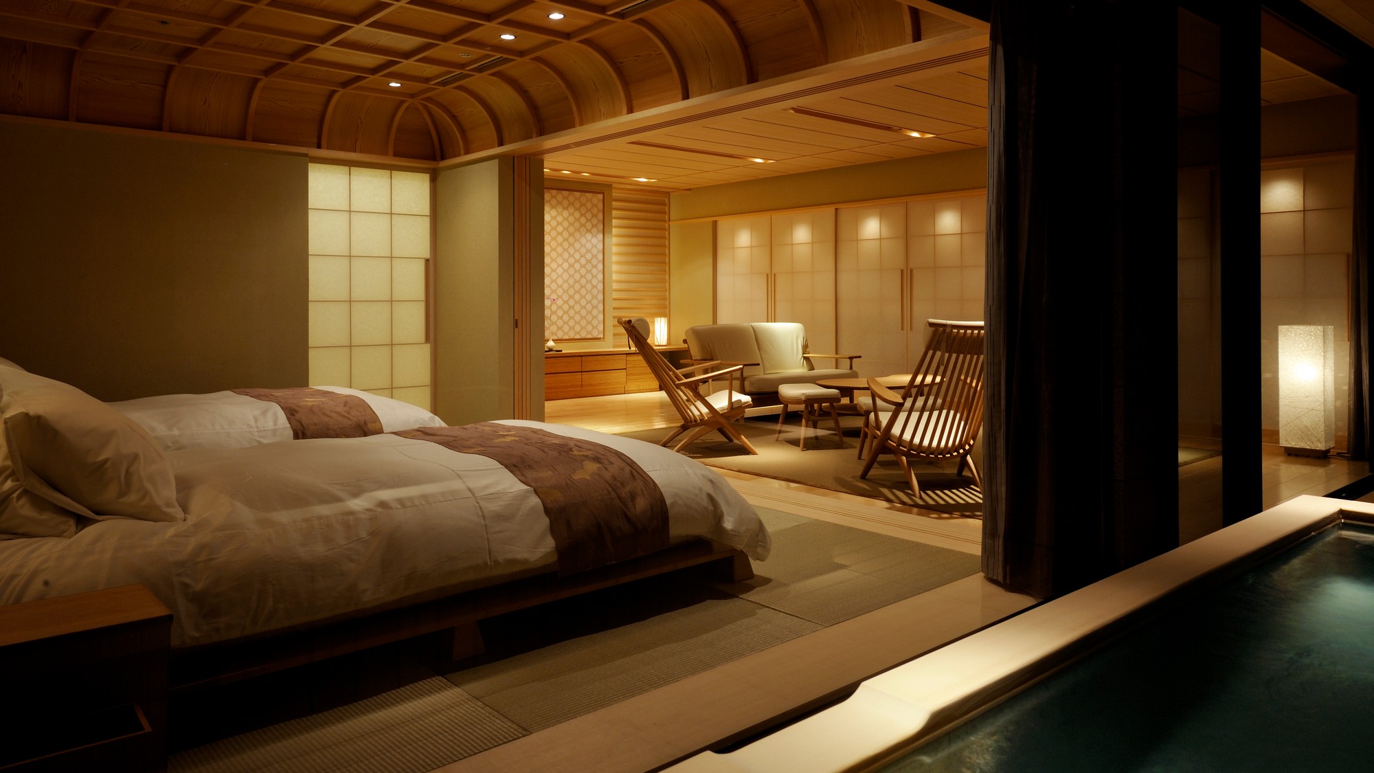 【ジャパニーズスイート】お部屋で温泉を楽しめるよう、白銀の湯を引いた専用半露天風呂付