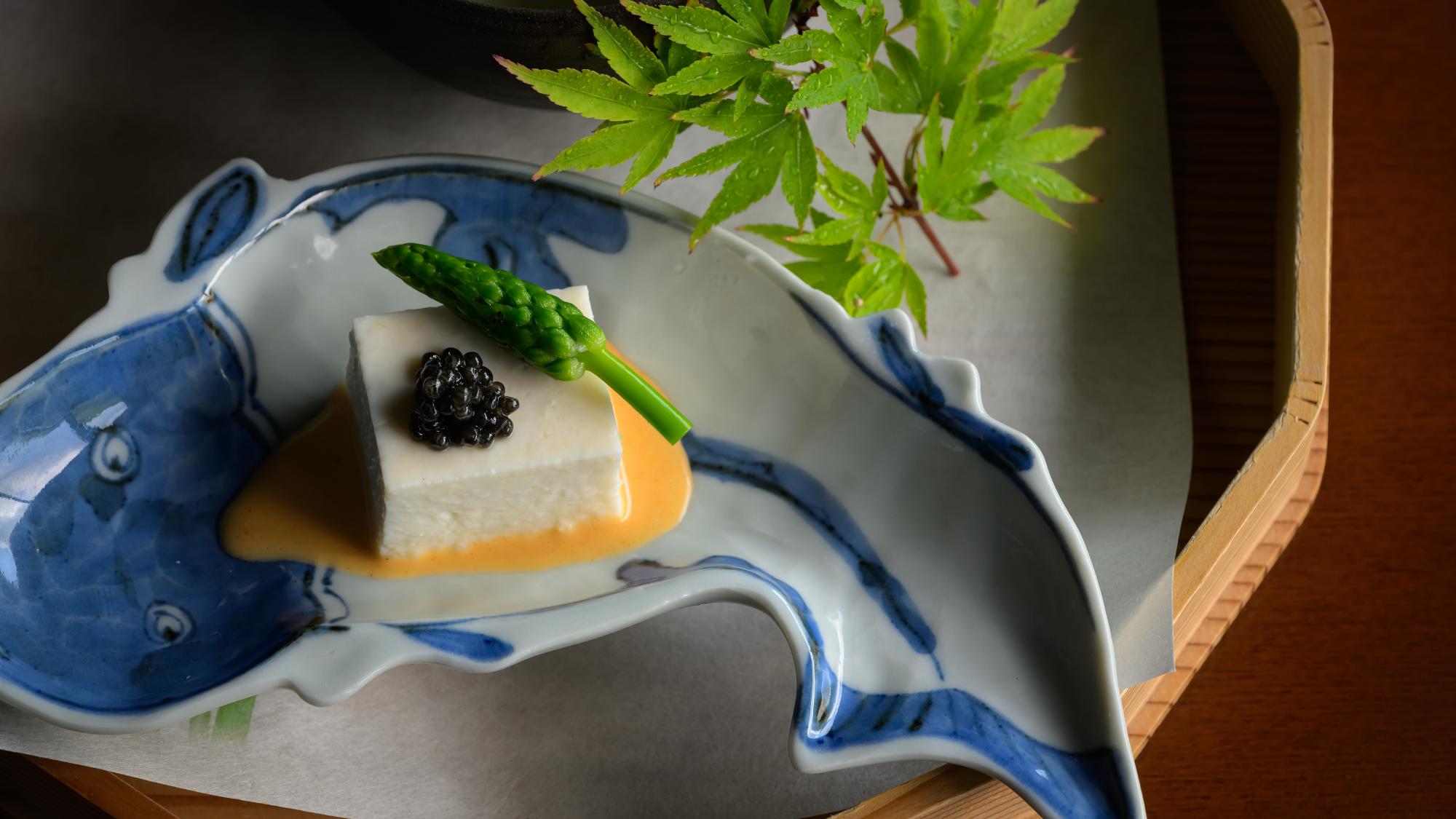 白アスパラ豆腐に、皐月の瑞々しさを添えて