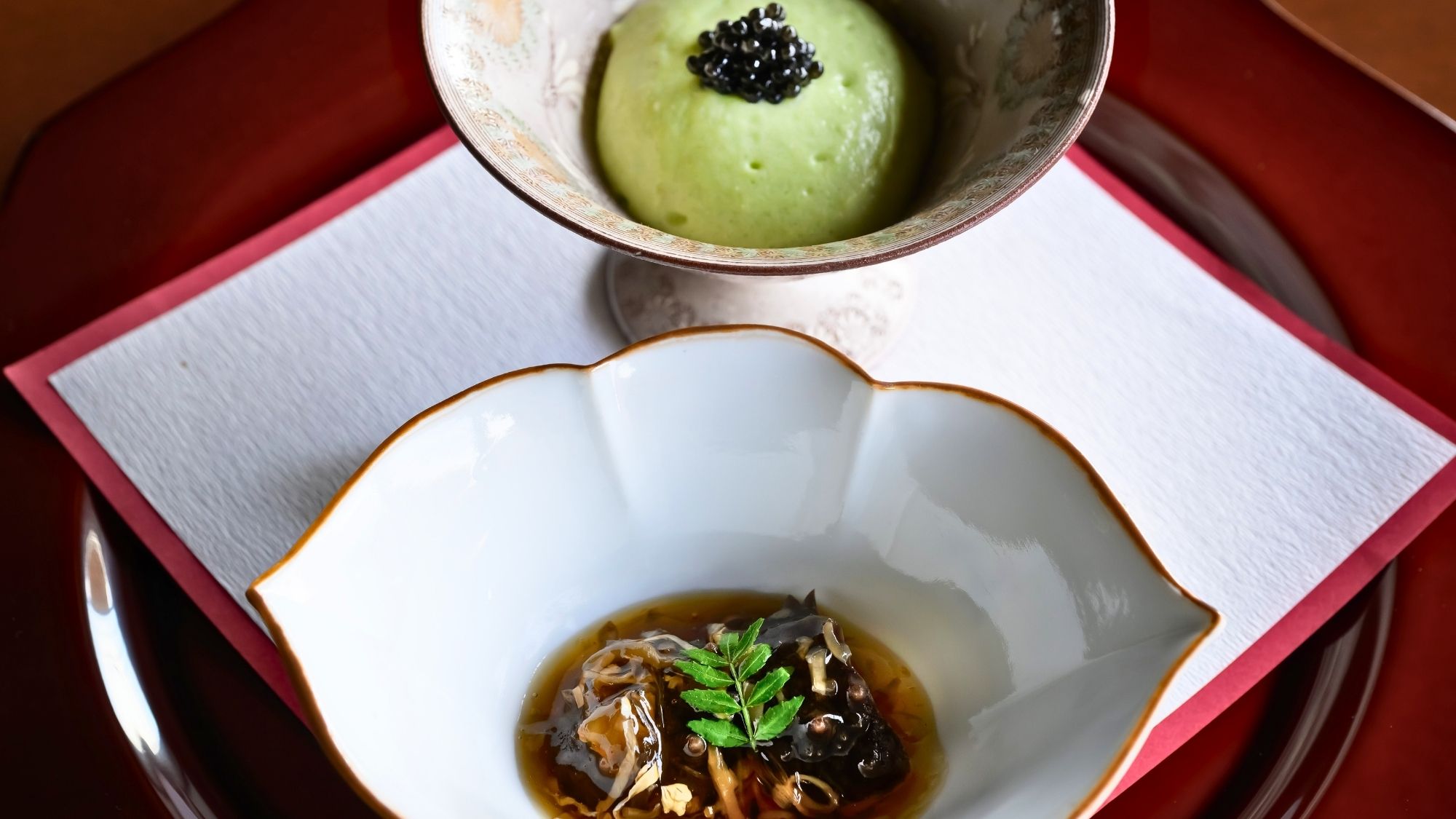 季節の食材を存分に味わう、趣をこらした創作和懐石をお召し上がりください。