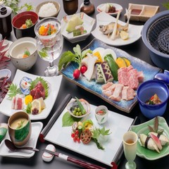 【夕食】季節の美味しさがギュッと詰まった四季替わりの創作会席。熊本阿蘇の季節をお愉しみ下さい／例