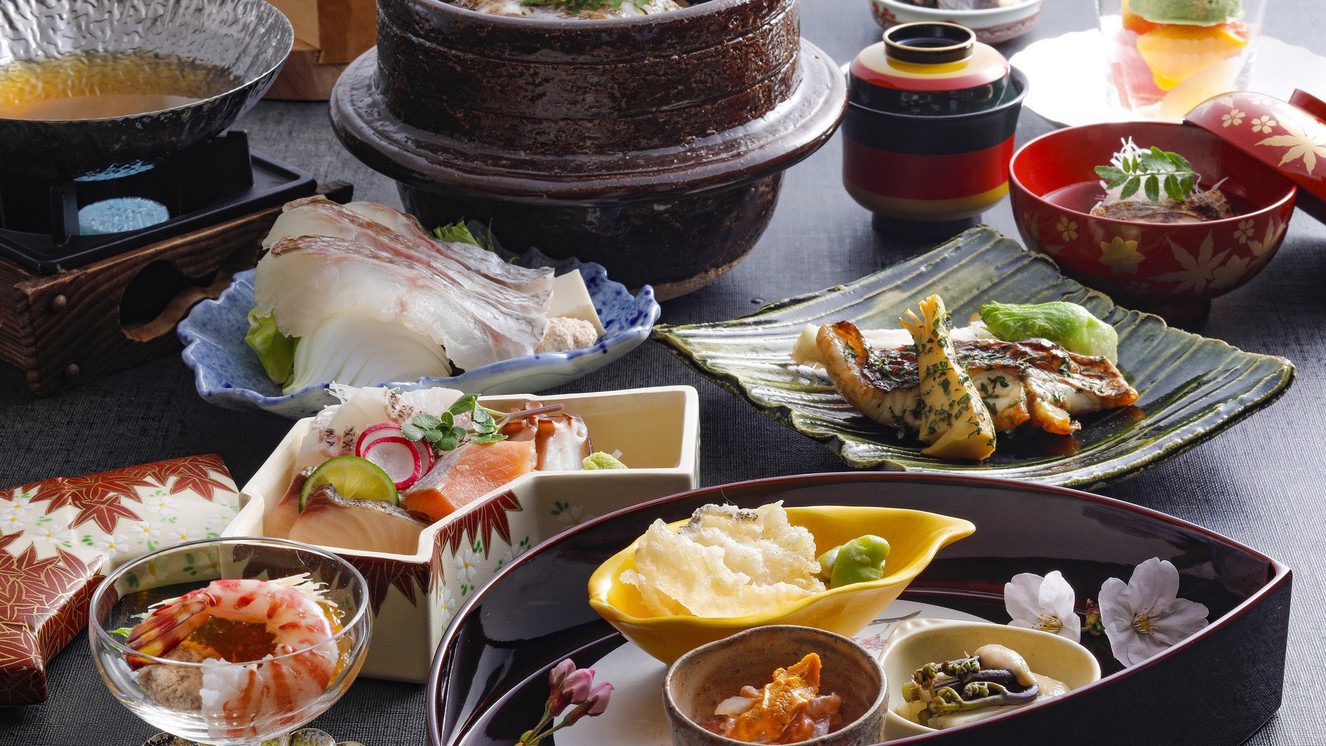 春を彩る桜色　日本料理「あわみ」〜淡路島えびす鯛尽くし会席〜