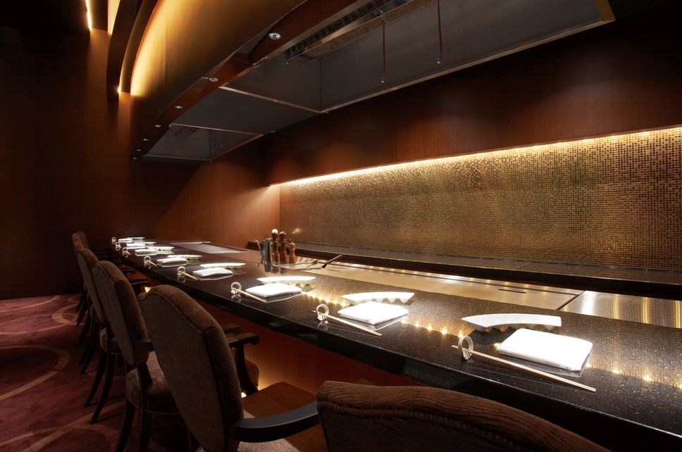 鉄板焼ディナー付き　大人のリゾートステイ（夕朝食付）