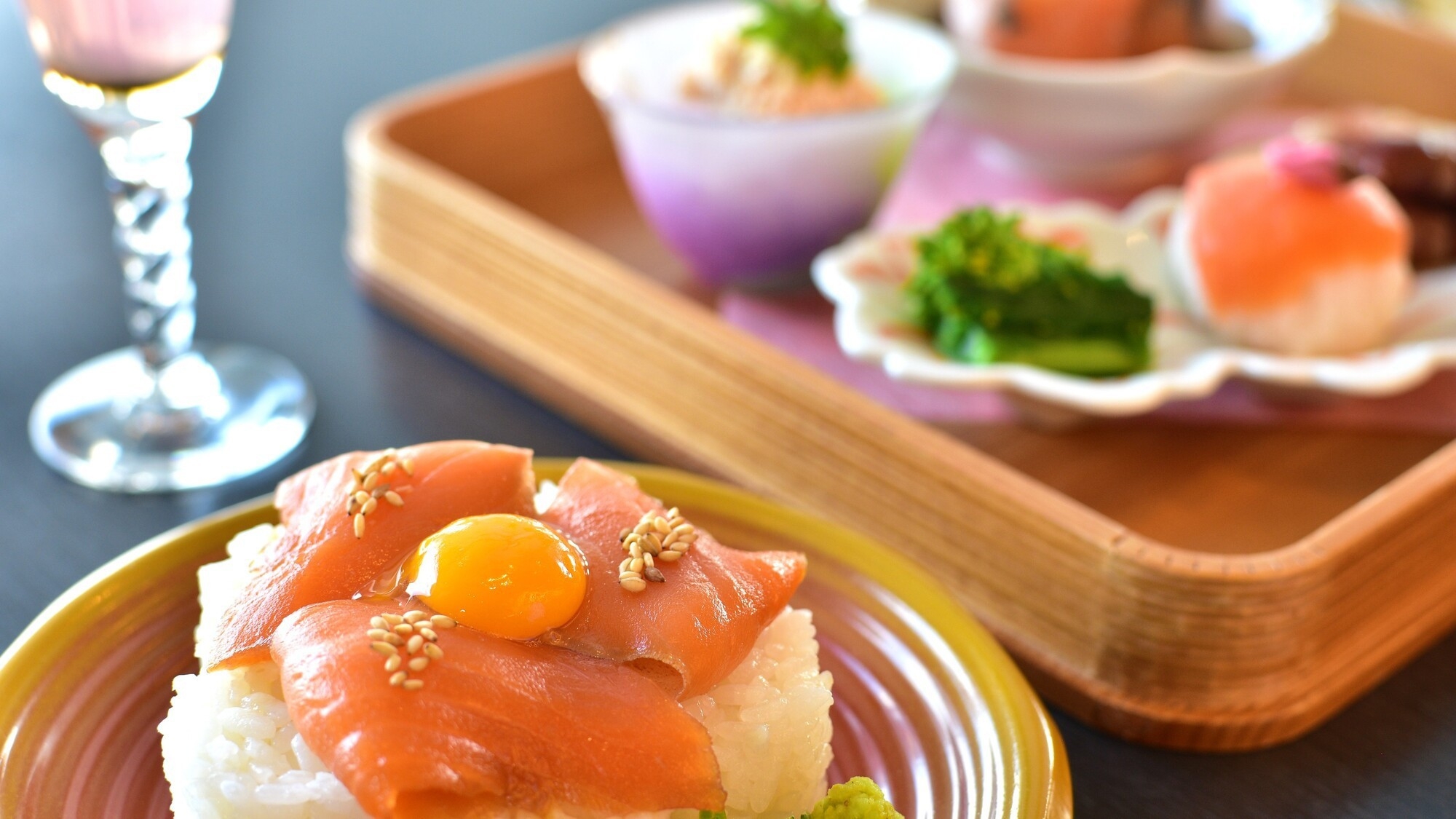 【お日にち限定】日本料理「あわみ」淡路島サクラマス春御膳　五感で感じる春爛漫(夕朝食付)