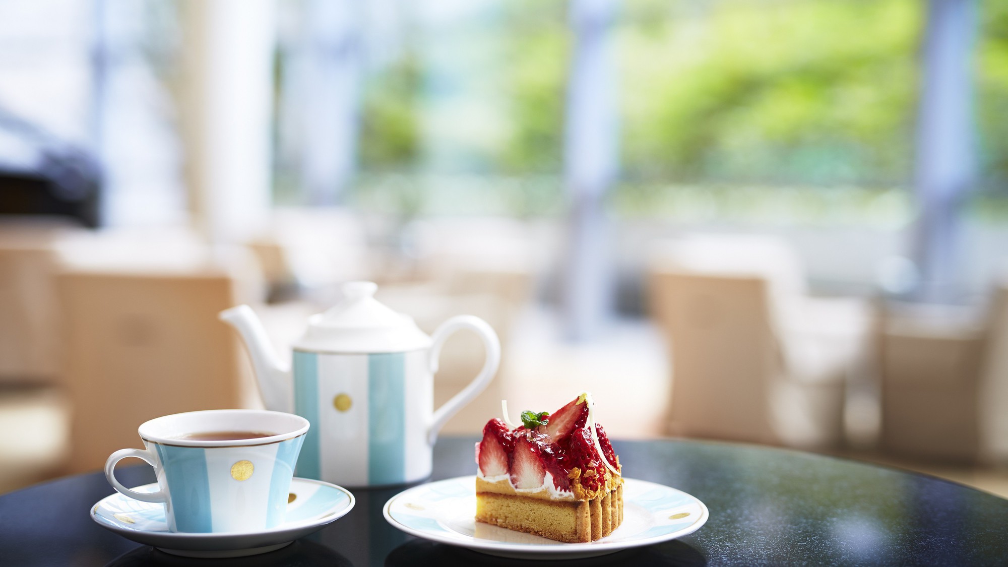 ロビーラウンジ　ケーキセット(イメージ)