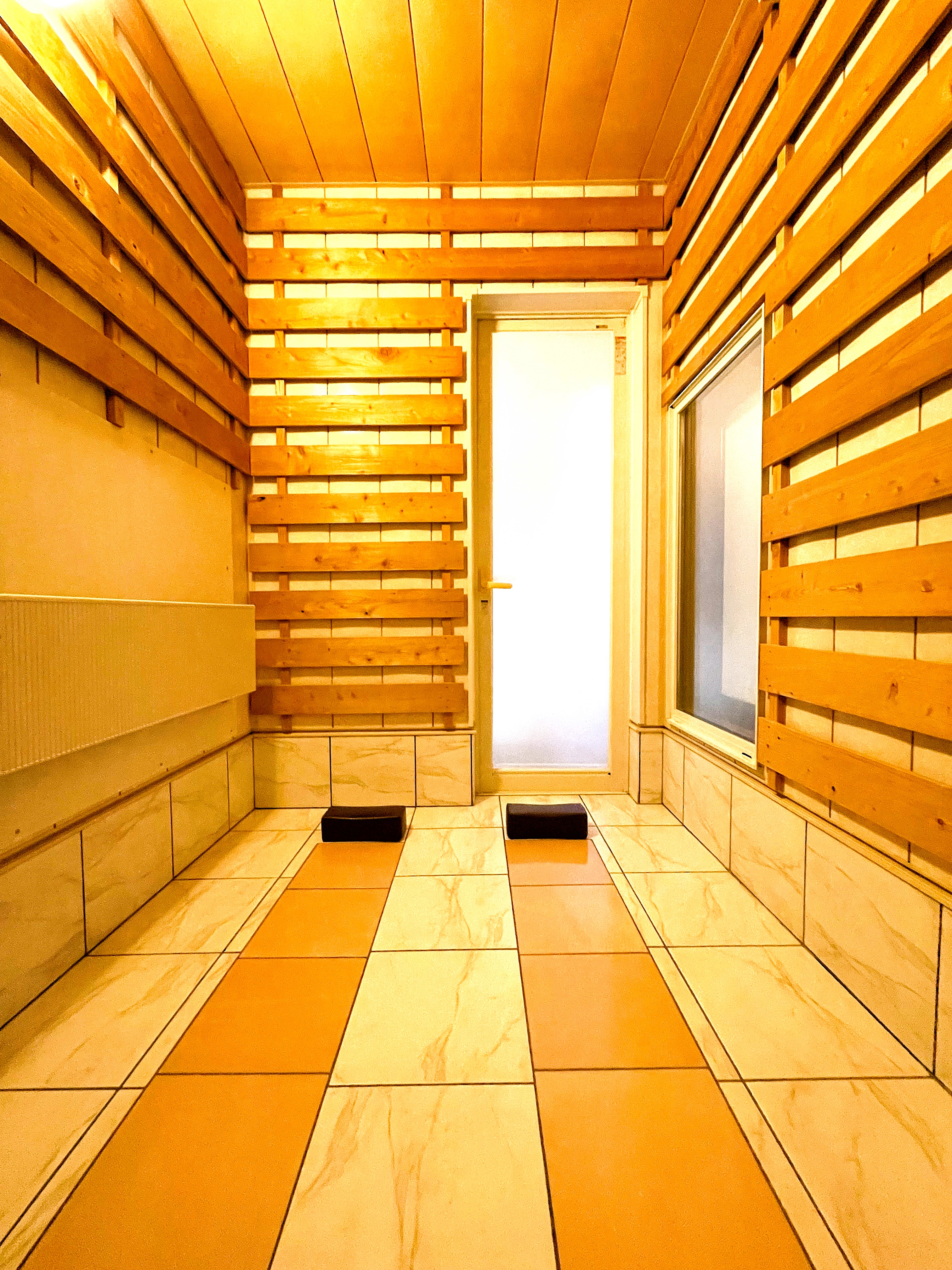 岩盤浴　パンチ