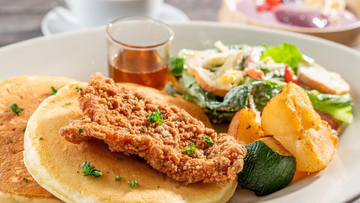 【45日前予約でとってもお得】ご夕食はディナービュッフェ＆ご朝食は選べるメインのハワイアンモーニング