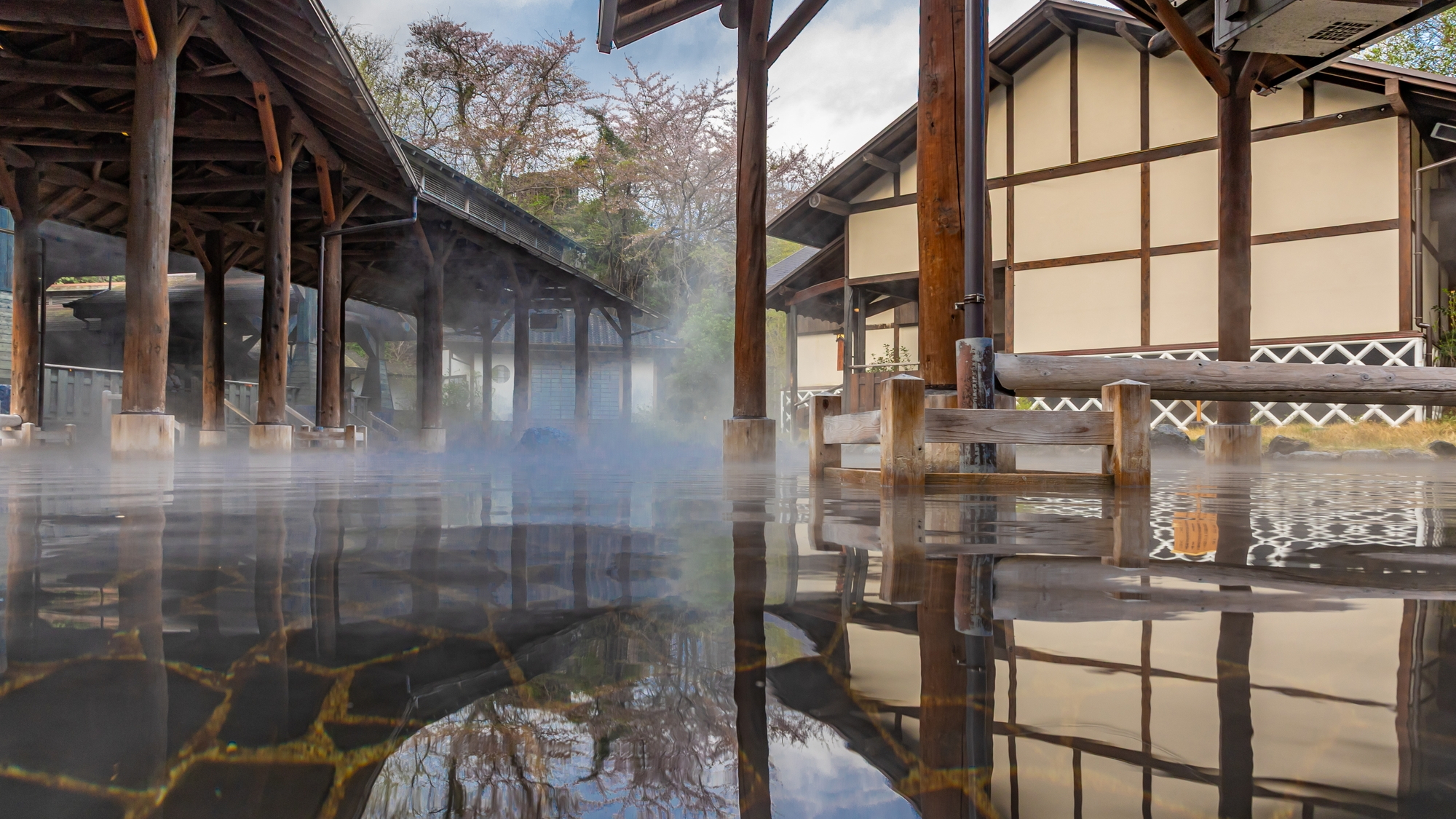 大露天風呂「江戸情話与市」