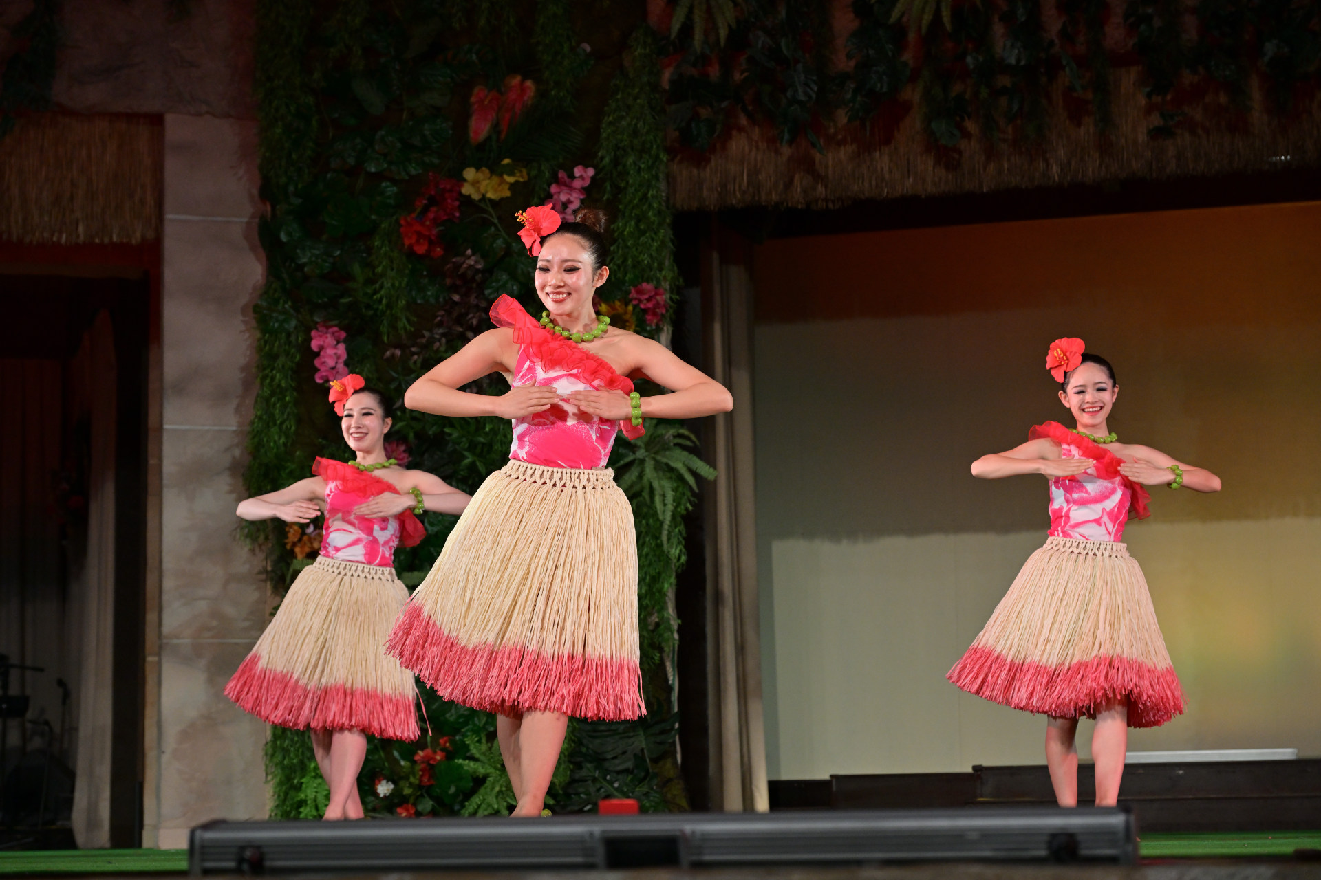 ポリネシアンショー