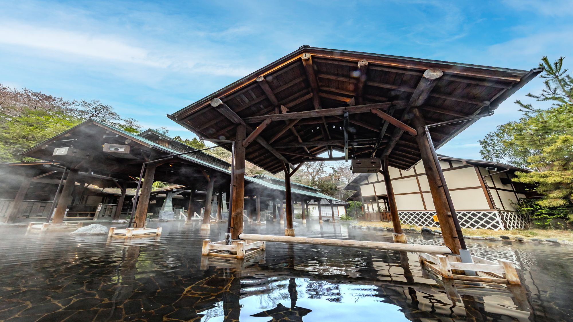 大露天風呂「江戸情話与市」