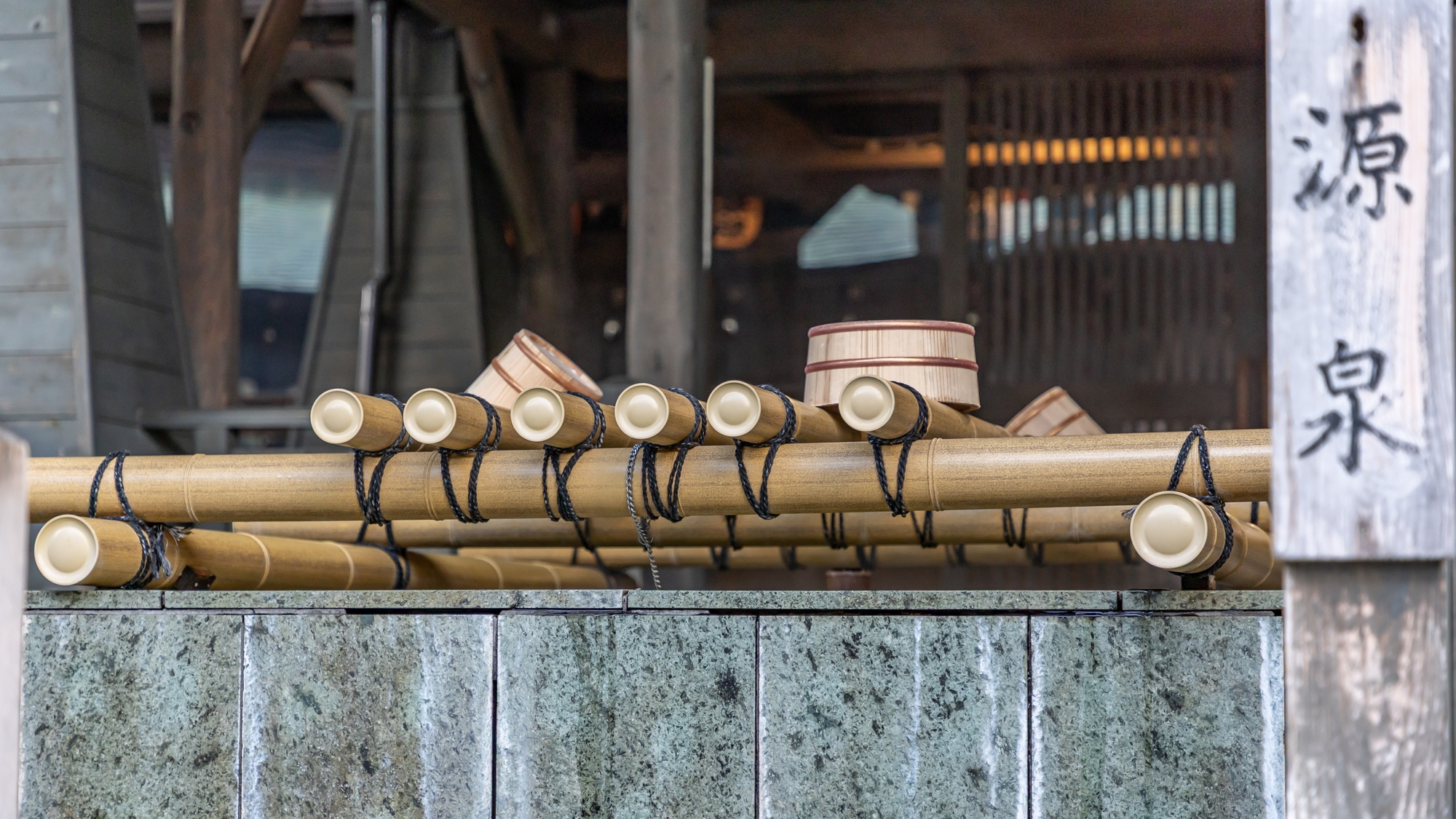 大露天風呂「江戸情話与市」