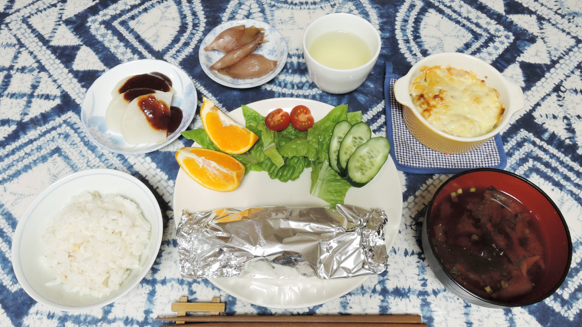 *【夕食一例】新鮮な食材・旬の食材を使用した日替わり定食をご用意致します。