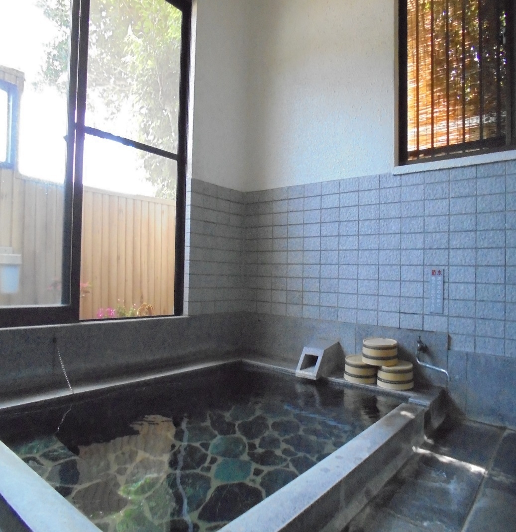 【カップル・ご夫婦限定／事前カード決済】おふたりご一緒に☆にごり湯につかりお寛ぎください［全館禁煙］