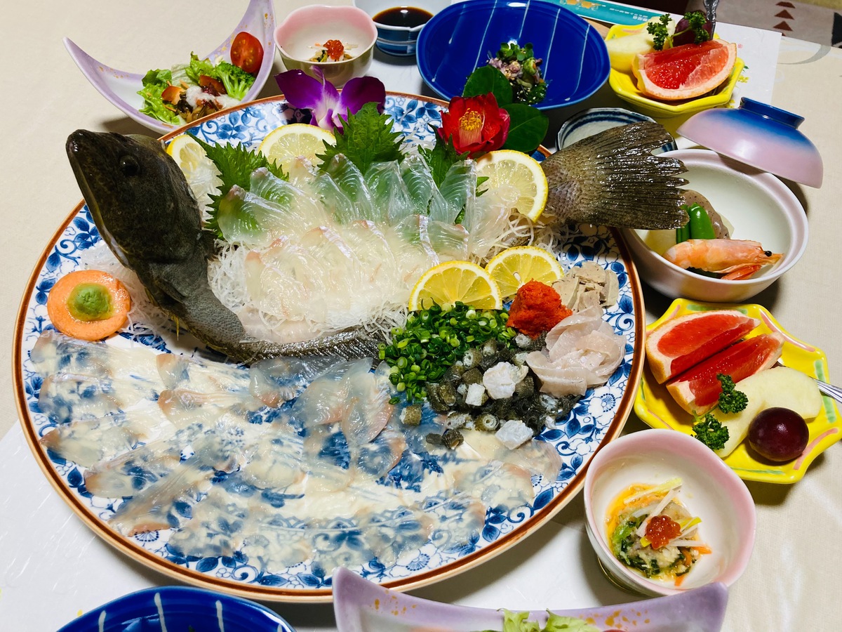 【カップル・ご夫婦限定】大分県産★☆★ふたりで一尾ひらめの姿造りプラン［全館禁煙］