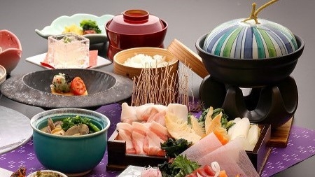 玉峰山荘のスタンダード会席・少量美味【梅会席】奥出雲ポーク＆奥出雲蕎麦