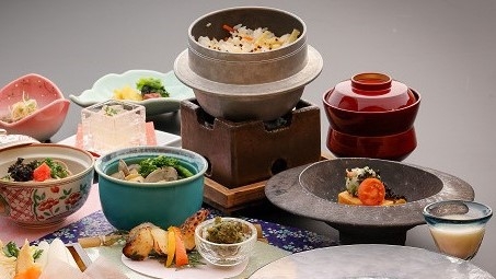 【当館１番人気】玉峰山荘の季節の献立「竹会席」奥出雲の食を心をこめて・・