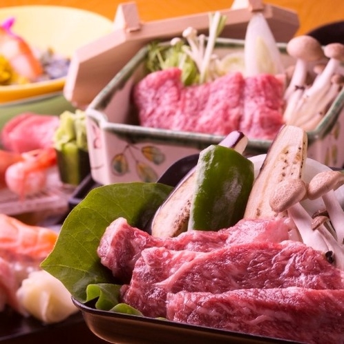 【夕食】「しっかりと肉が食べたい！」という要望にお応えした、白老牛をメインにしたリクエスト御膳。