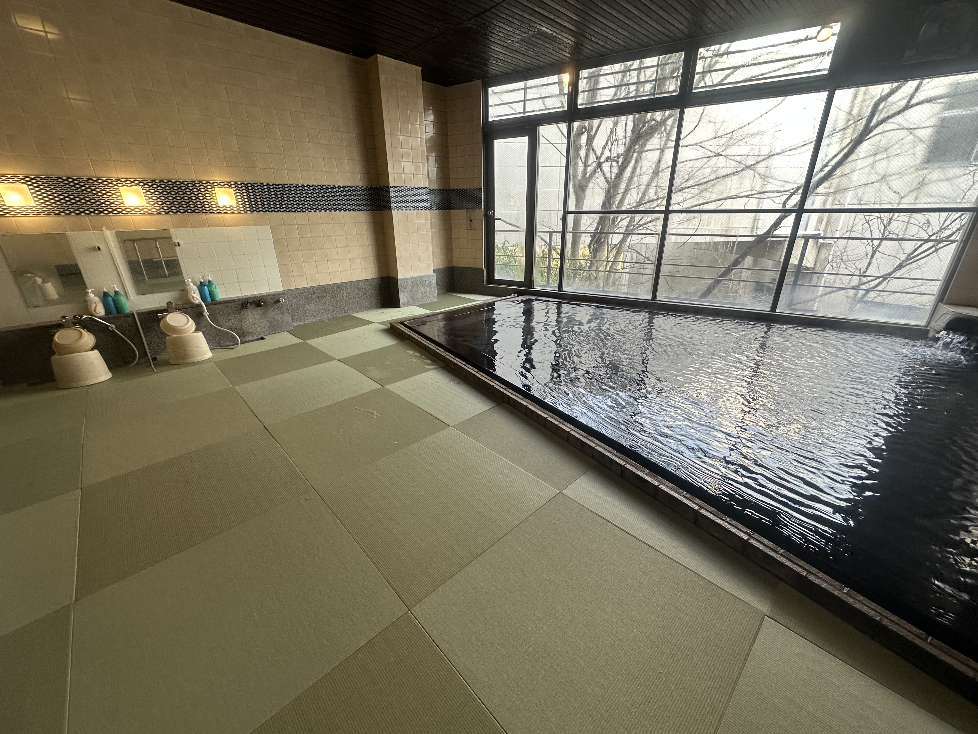 長寿の湯（畳風呂）