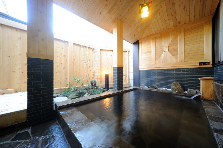 Open-air bath