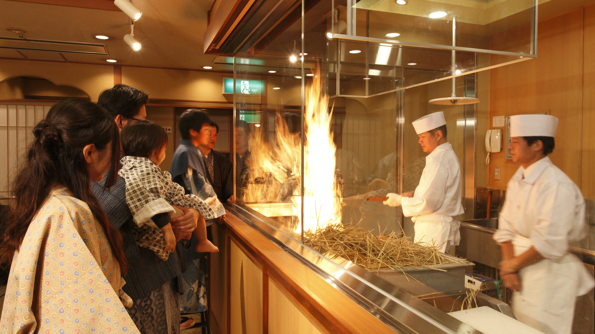 GW専用【事前カード決済限定】鰹の藁焼きタタキはもちろん豪快な皿鉢料理や土佐の珍味を味わう