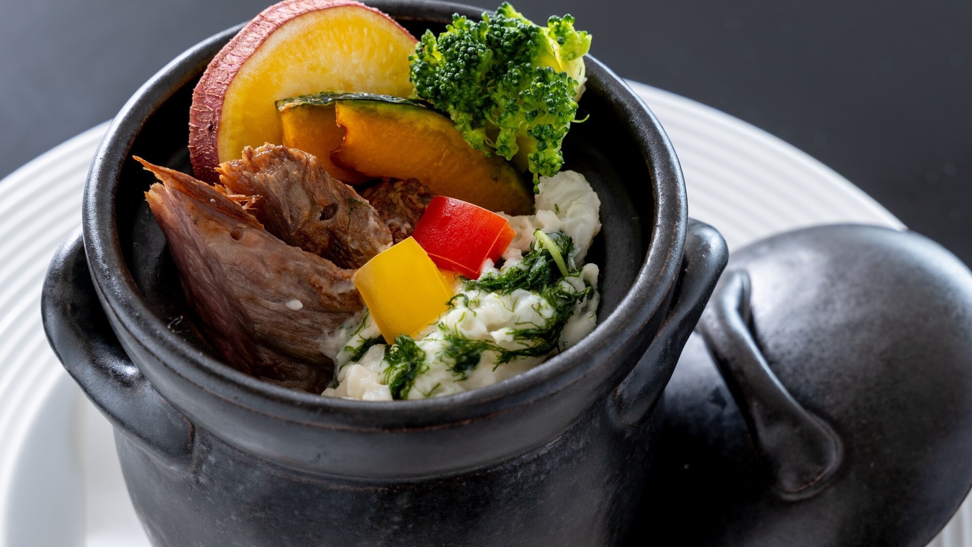 【旬彩物語／雪見コース】黒毛和牛によさこい尾鶏やどろめ、カンパチ旬魚などのお刺身、皿鉢料理を堪能！