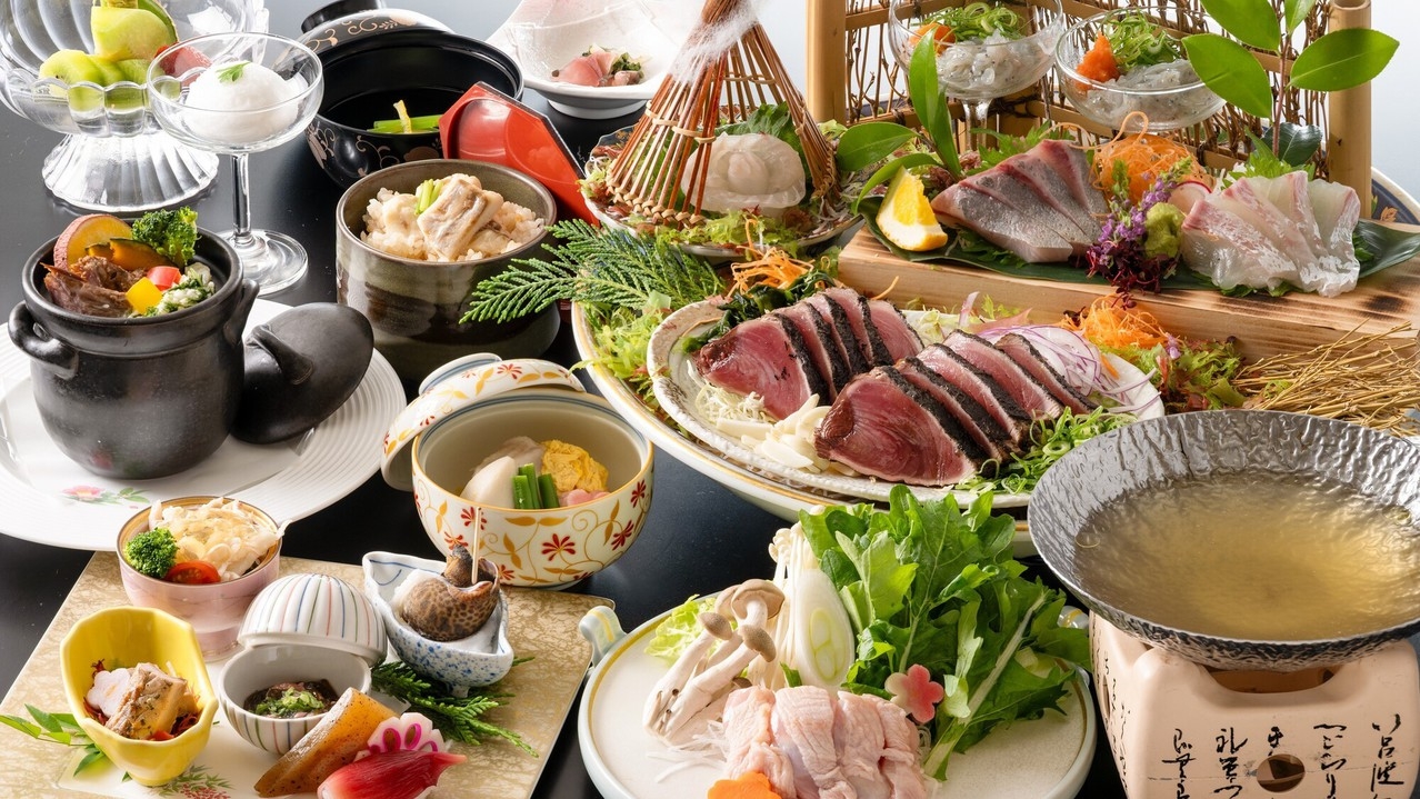 【旬彩物語／雪見コース】黒毛和牛によさこい尾鶏やどろめ、カンパチ旬魚などのお刺身、皿鉢料理を堪能！