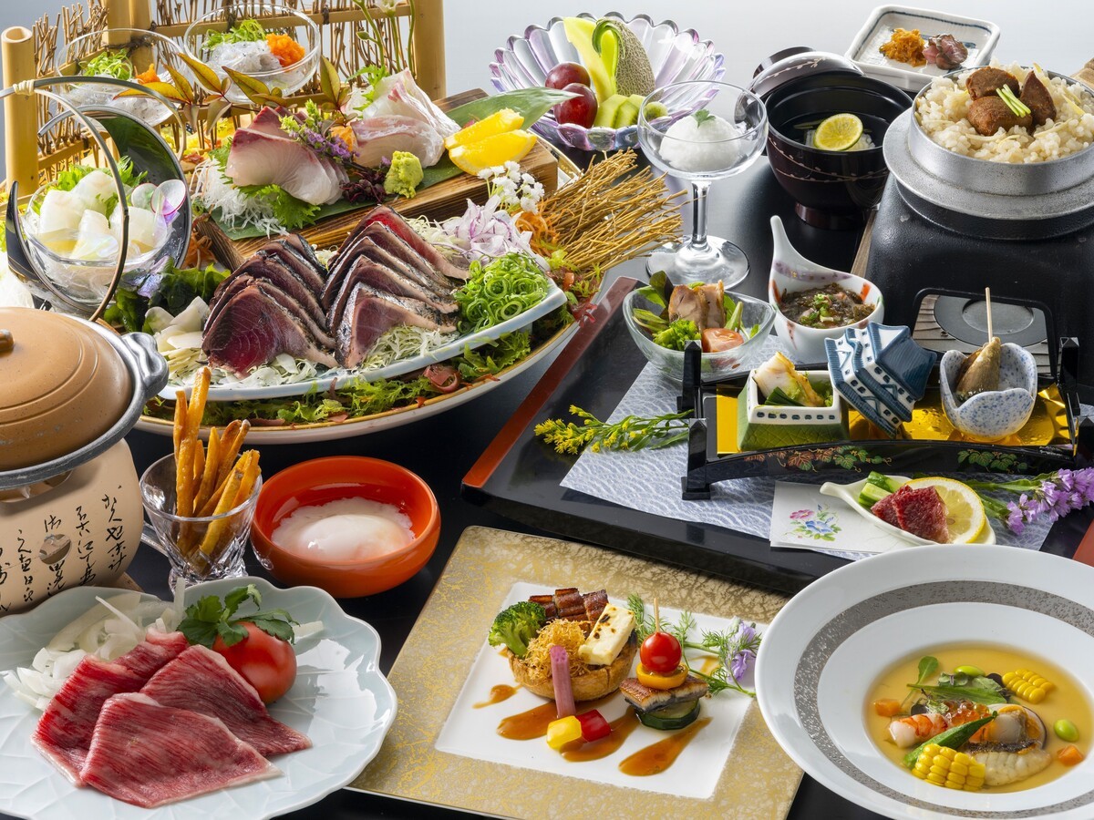 【皿鉢料理と土佐風会席イメージ】6月  ～8月の内容となります。