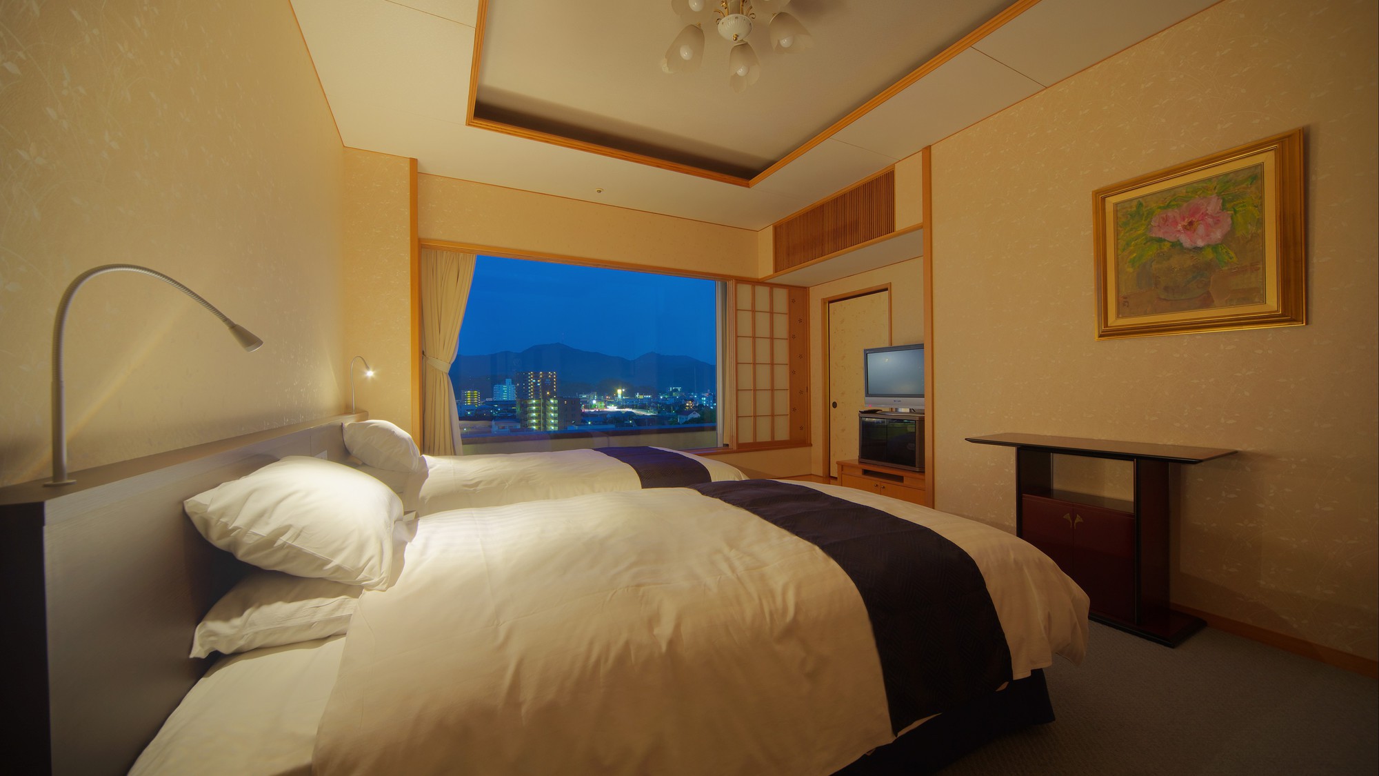 特別室和洋室【洋室】洋室には、上質な眠りを提供する「世界のベッド」シモンズベッドをご用意。