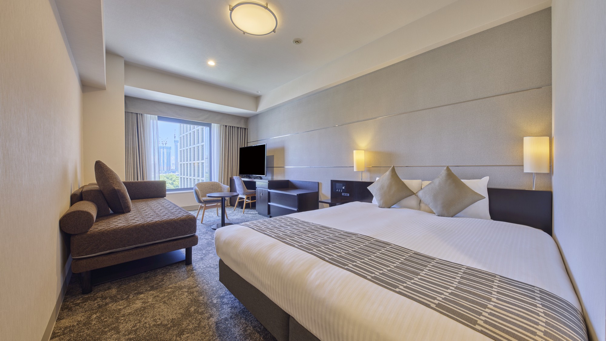 デラックスキング/30平米<ソファベッド/ユニットバス>