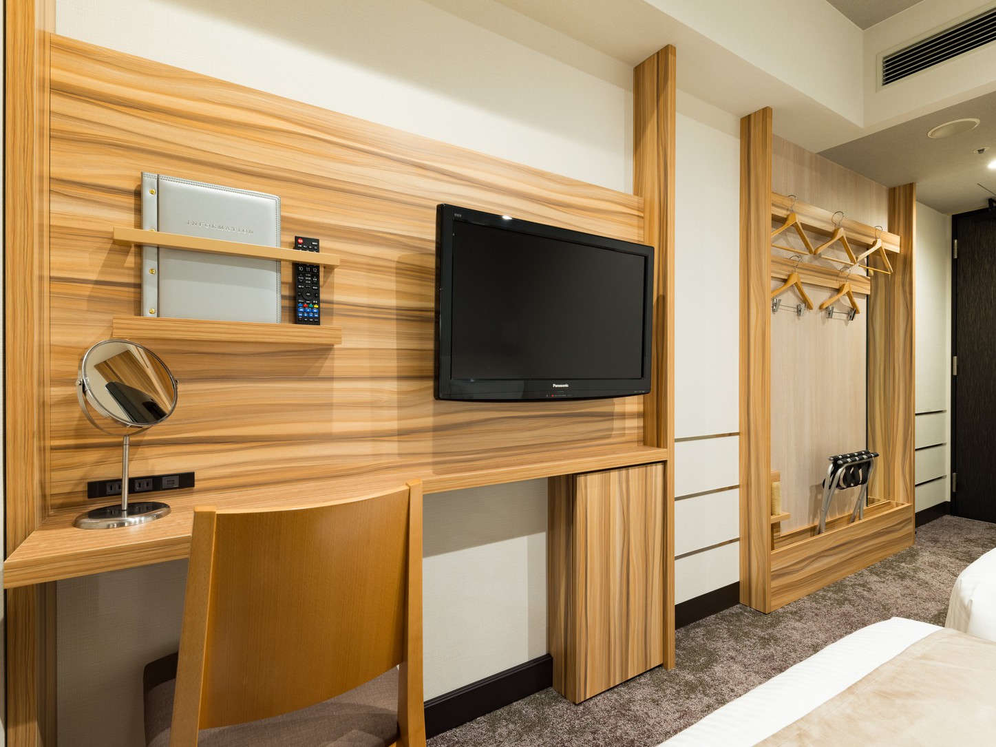 【客室】スーペリアツインクローゼット