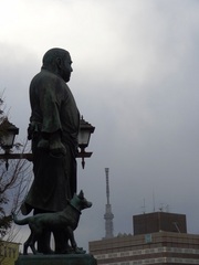 【上野公園】西郷さんと東京スカイツリー（R）