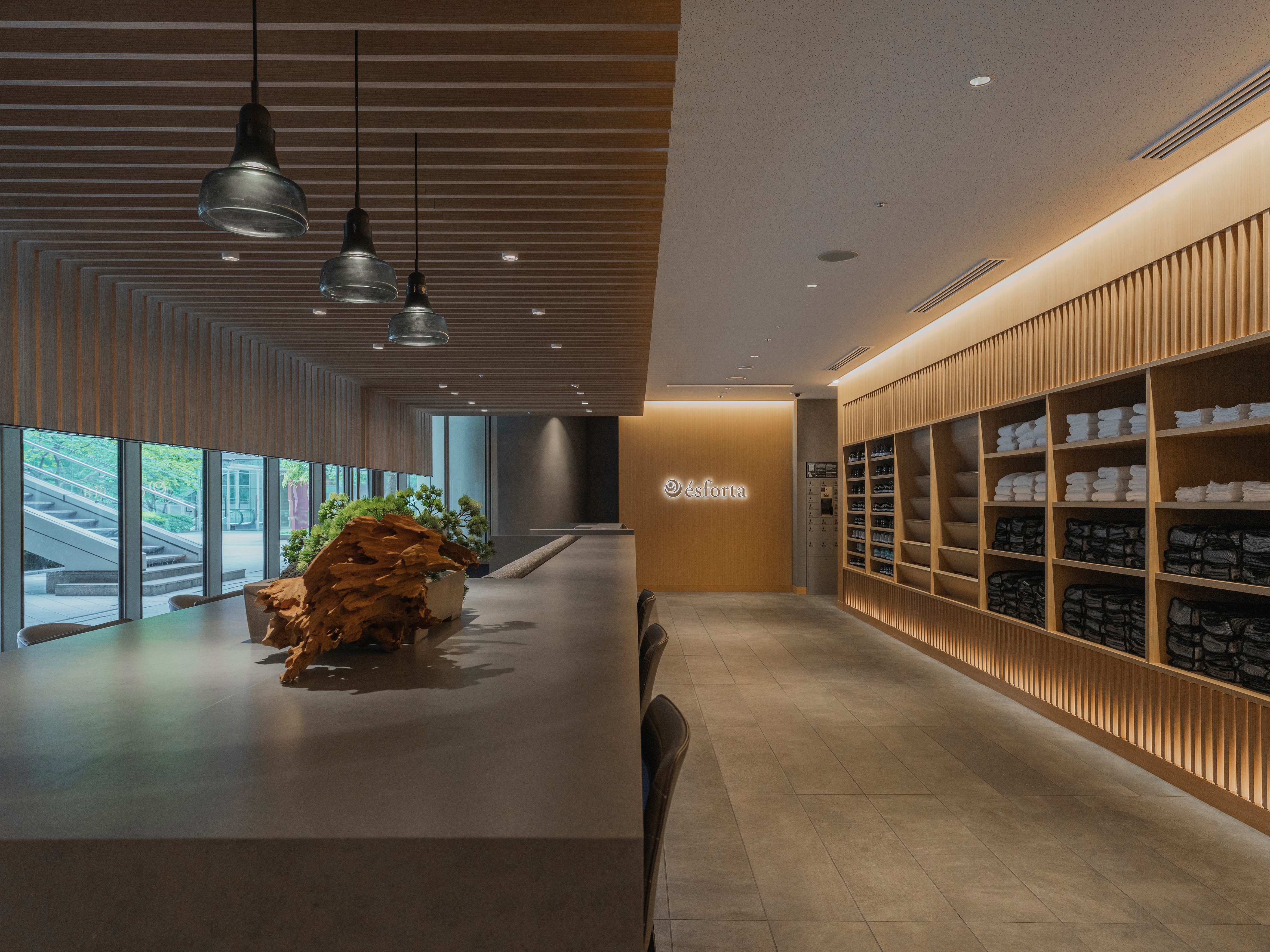 同じ泉ガーデンタワー内にある「エスフォルタ」六本木店を、特別料金でご利用いただけます。