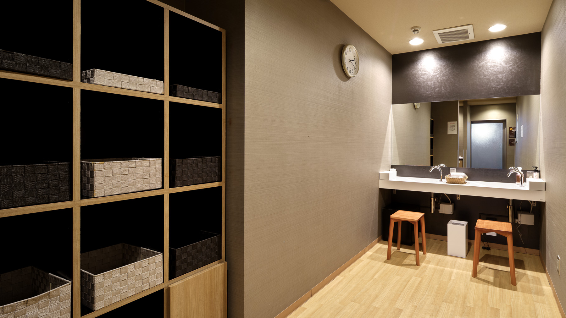脱衣所は清潔感のある過ごしやすい空間