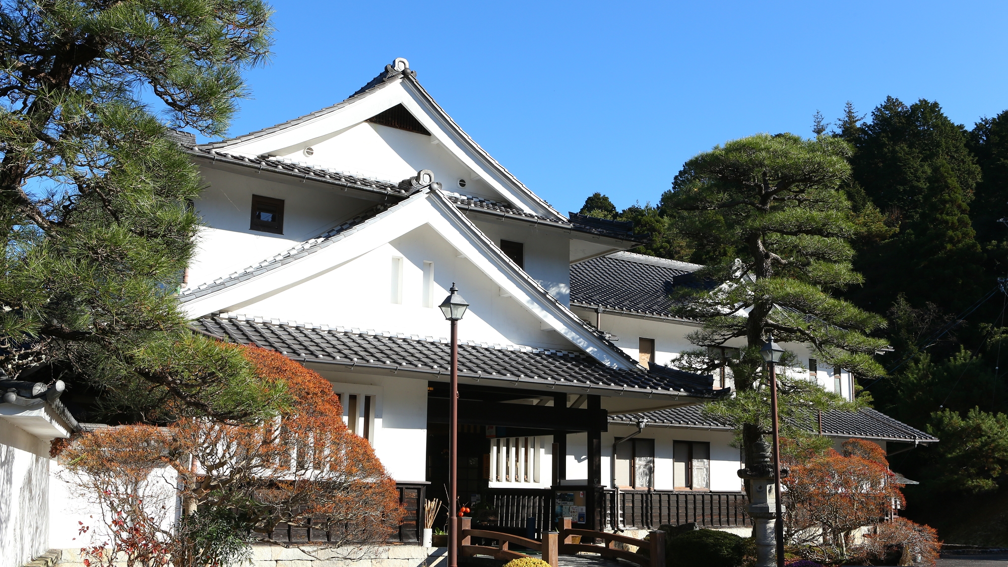 ◆岩村山荘　外観