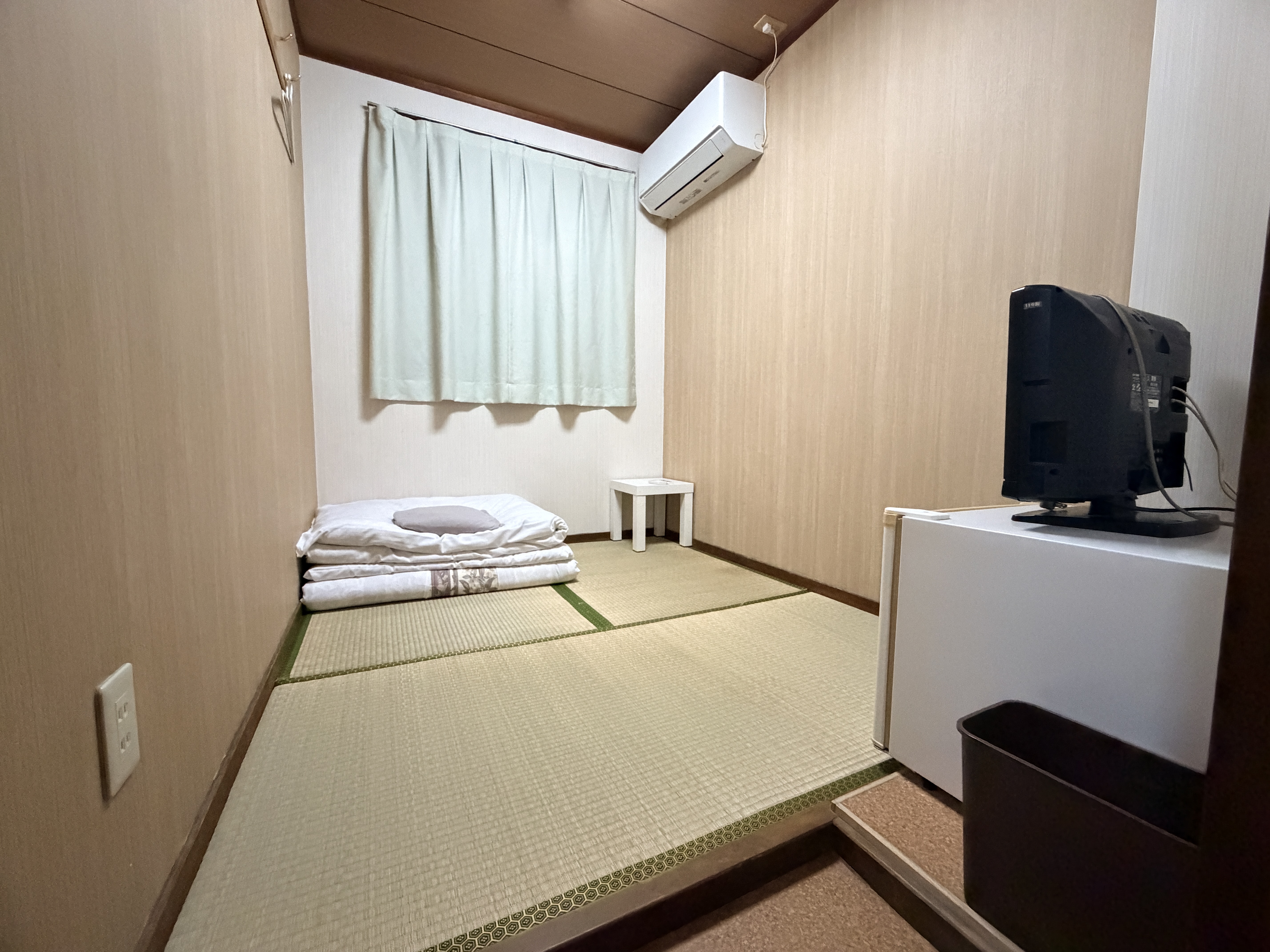 【喫煙】和室1名様（バス・トイレ共用）※訳あり