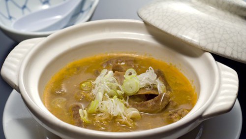 ＜群馬の地酒＞選べる上州牛料理と地酒6種類90分飲み放題【上州牛×地酒利き比べ】