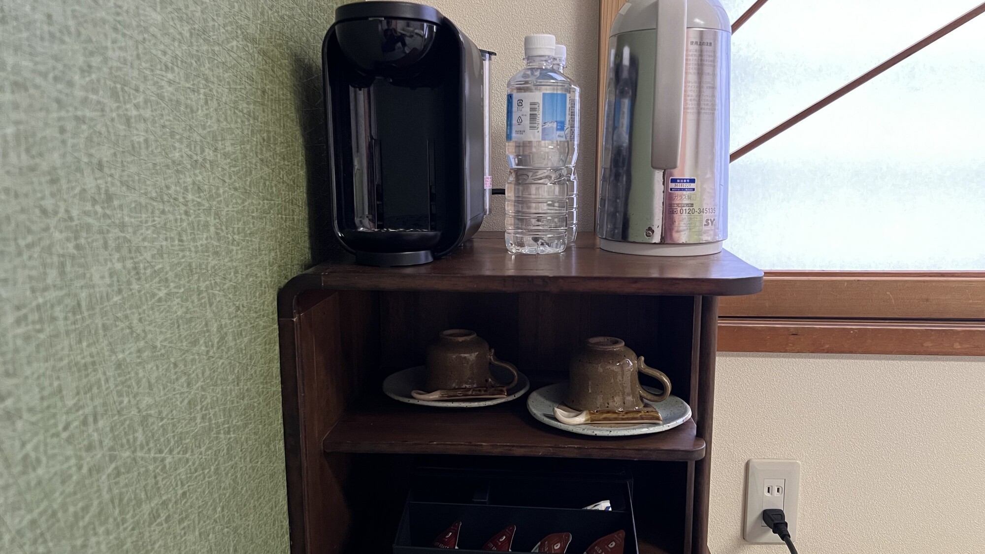 ツインセミダブルベッド付広々寛ぎ和室12畳