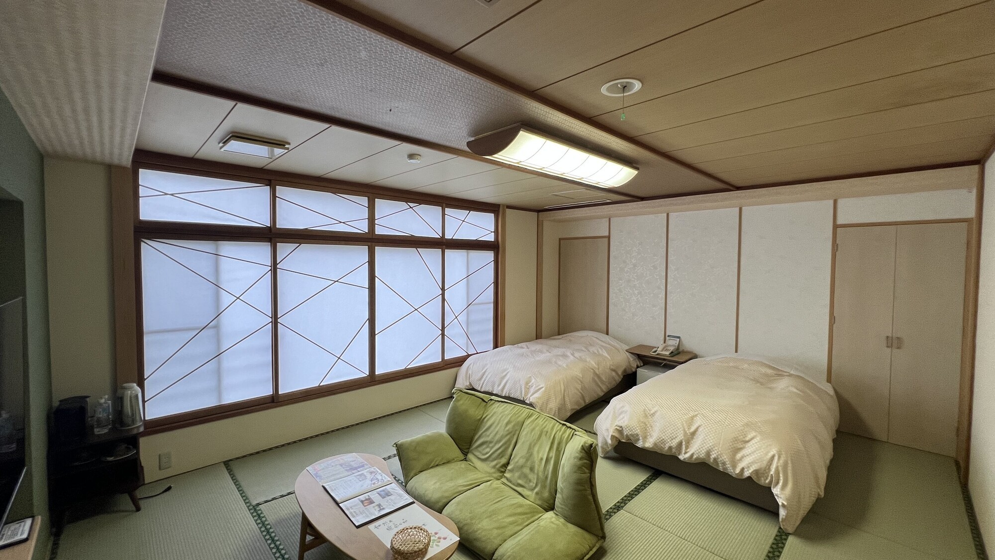 【榛名】ツインセミダブルベッド付広々寛ぎ和室12畳