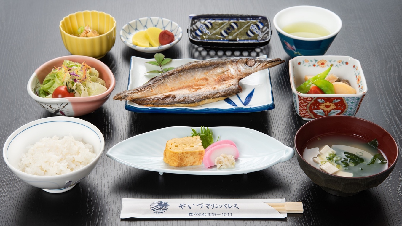 【レイトチェックイン/21時までOK】焼津観光に最適！朝は和朝食をご用意＜朝食付＞