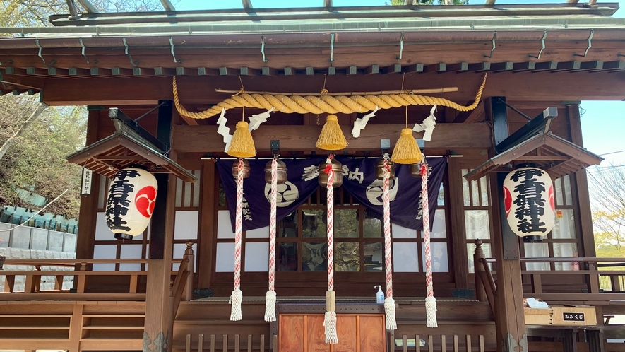 石段街を登りつめた場所に鎮座する伊香保神社。