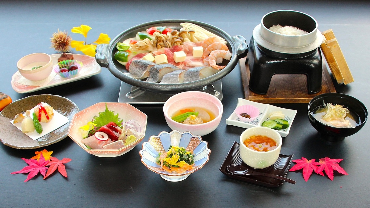 【1泊2食】スタンダードプラン！温泉・プール・フィンランドサウナ・マシンジム無料（9月〜11月）