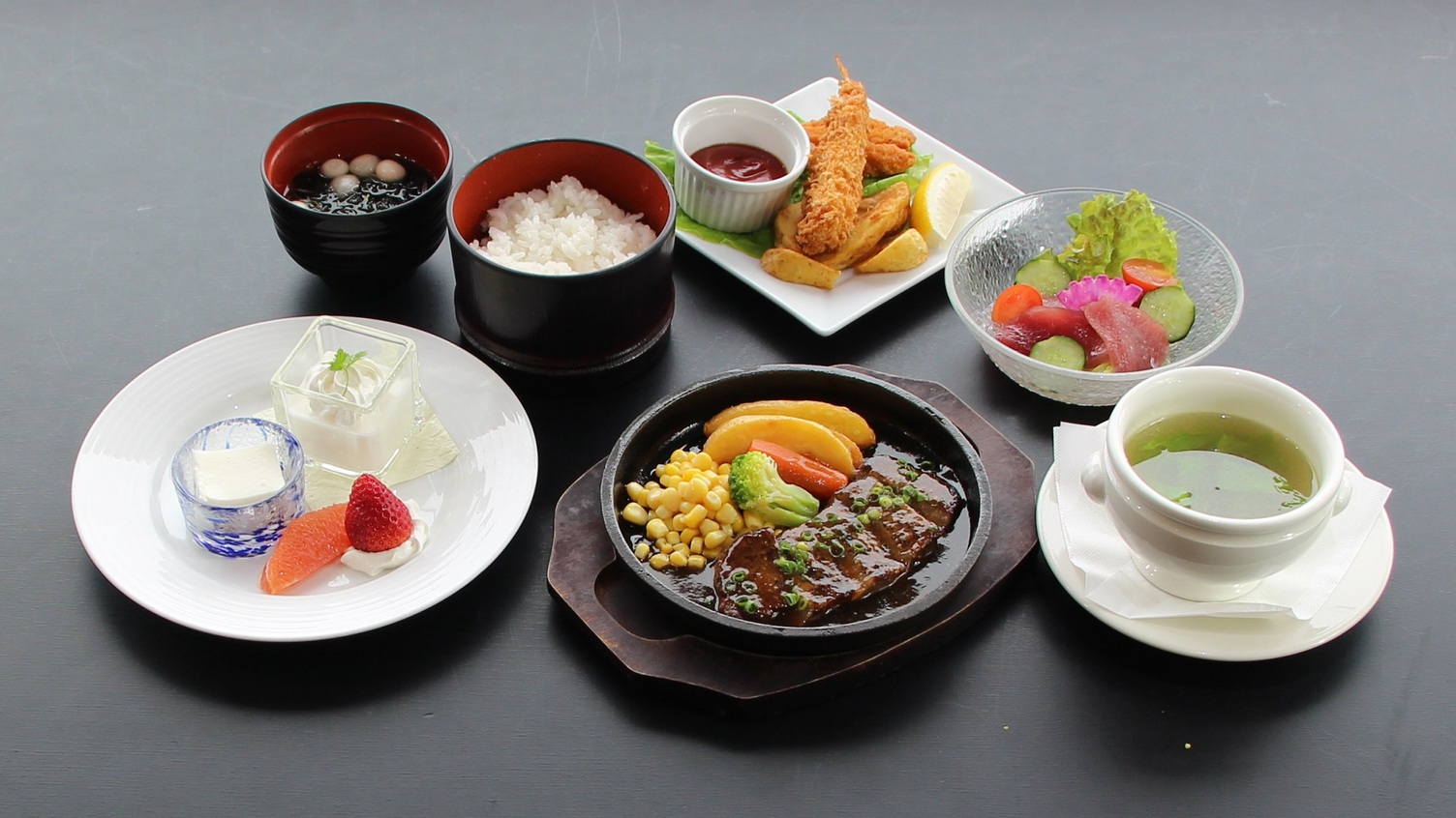 【1泊2食付き】スタンダードプラン！温泉・プール・フィンランドサウナ・マシンジム無料（3月〜5月）