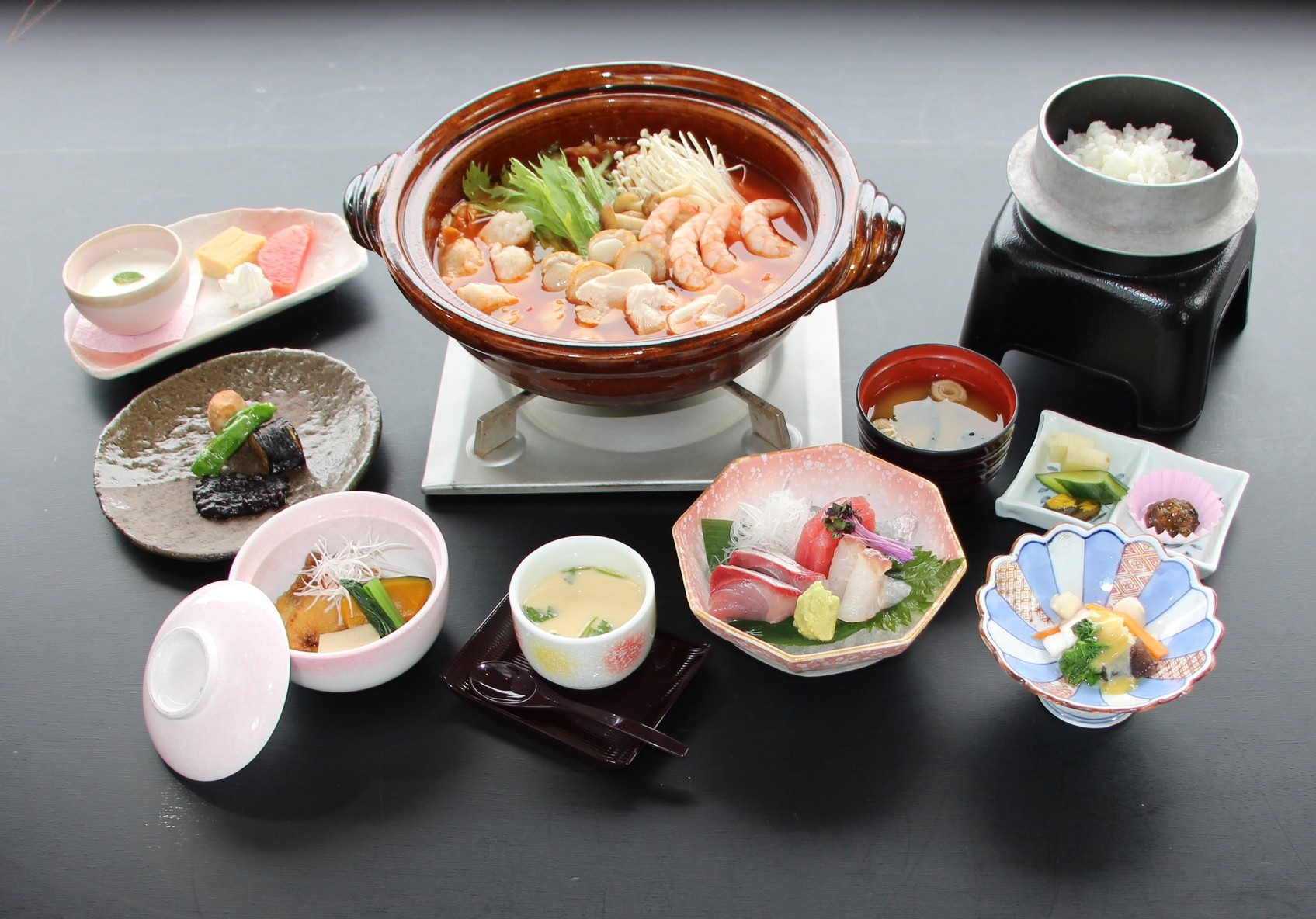 【1泊2食】スタンダードプラン！温泉・プール・フィンランドサウナ・マシンジム無料（12月〜2月）