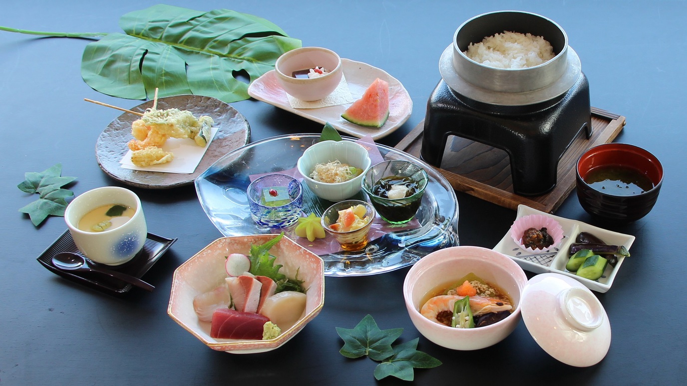 【1泊2食付】3種より選べる1品！ 全8品　 温泉・プール・ジム・駐車場無料（6月〜7月24日）