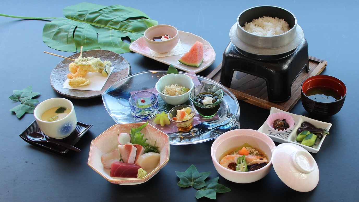 【1泊2食付】3種より選べる1品！ 全8品　 温泉・プール・ジム・駐車場無料（6月〜7月24日）