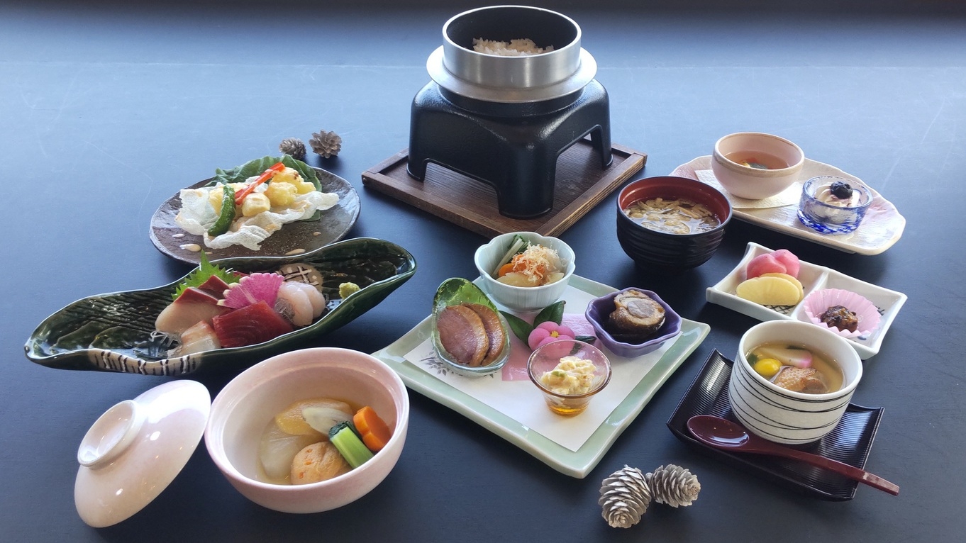 【1泊2食付】3種より選べる1品！ 全8品　 温泉・プール・ジム・駐車場無料（12月〜2月）