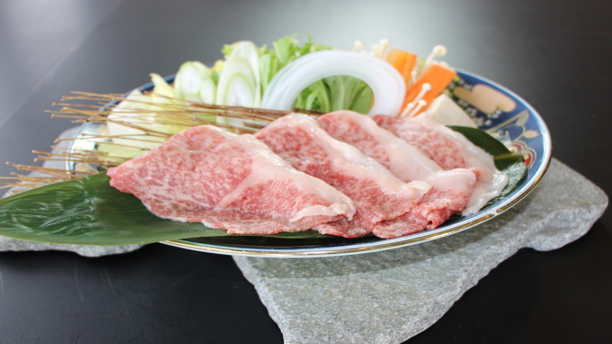 【1泊2食付】3種より選べる1品！ 全8品　 温泉・プール・ジム・駐車場無料（3月〜5月）