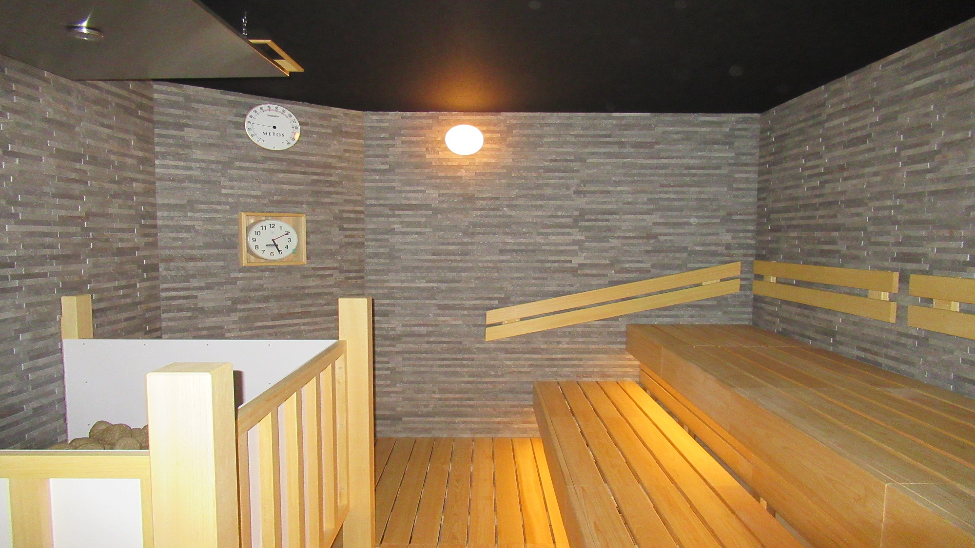 フィンランドサウナ（水着着用）