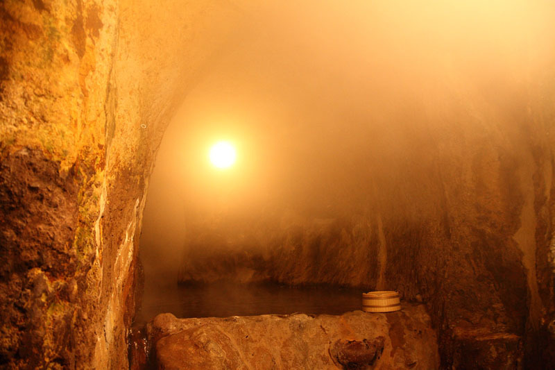 [Horizontal] Cave bath
