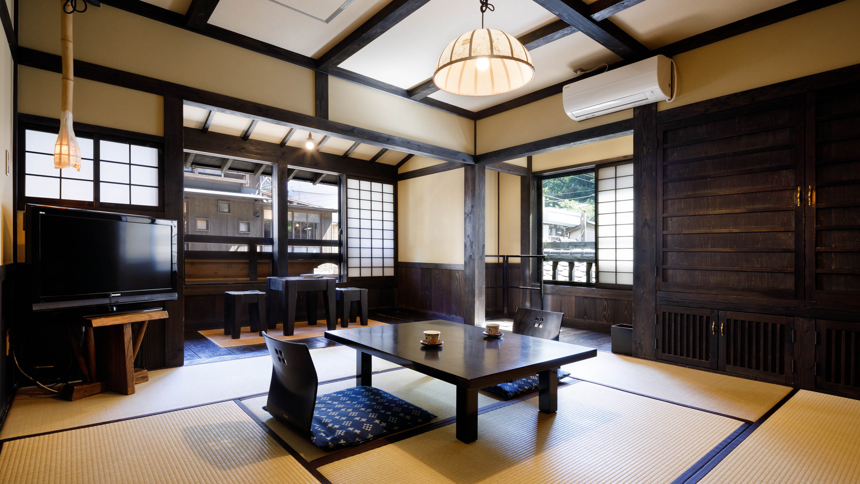 広さに余裕のある８畳の和室