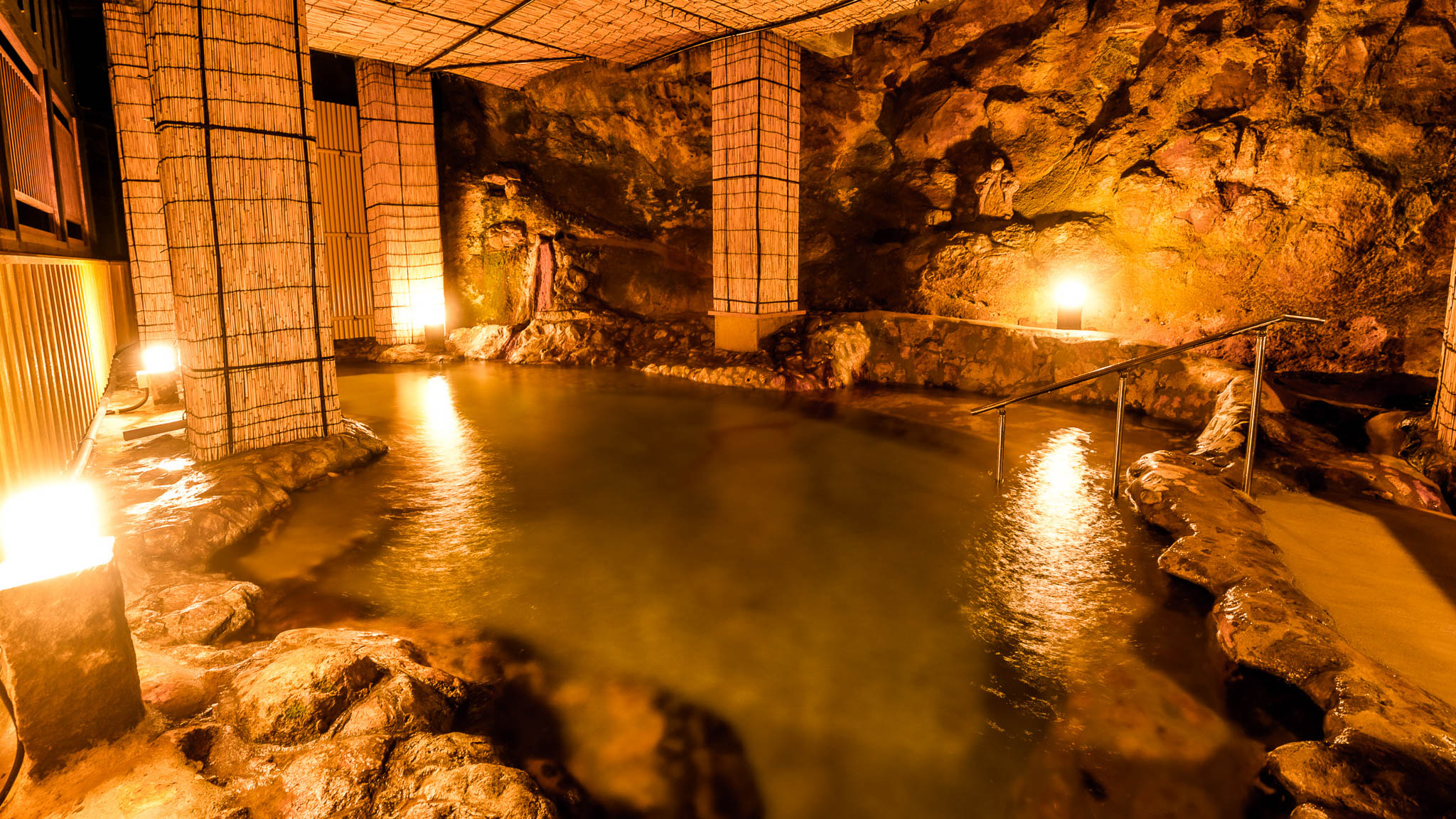 【露天風呂】岩戸風呂